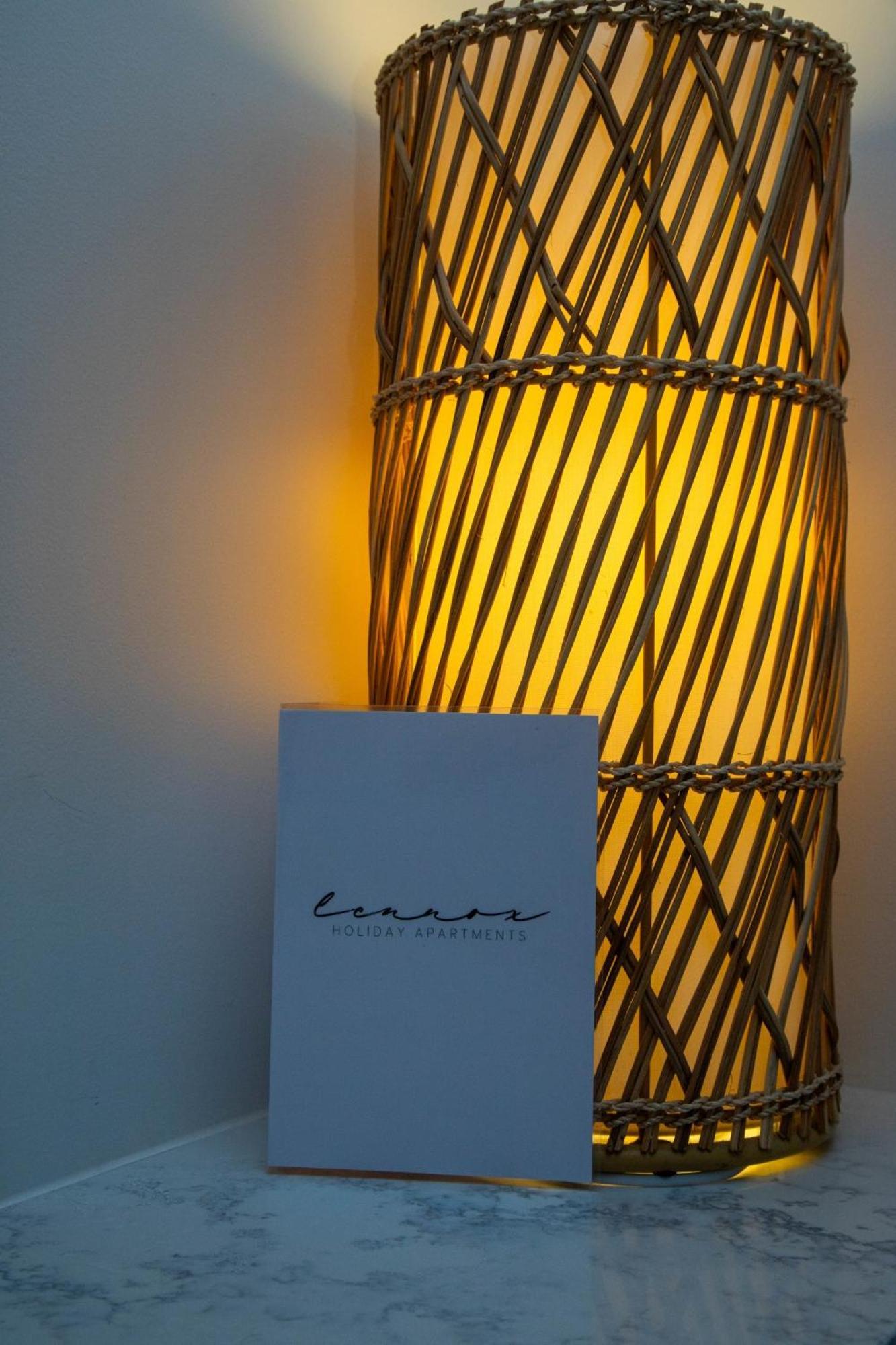 לנוקס הד Lennox Holiday Apartments מראה חיצוני תמונה