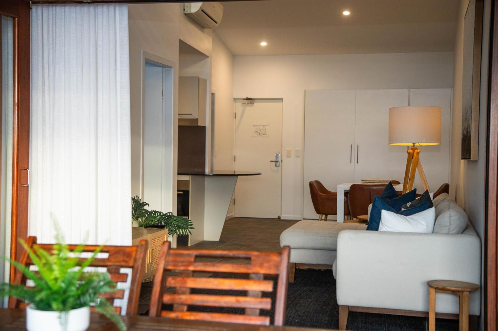 לנוקס הד Lennox Holiday Apartments מראה חיצוני תמונה