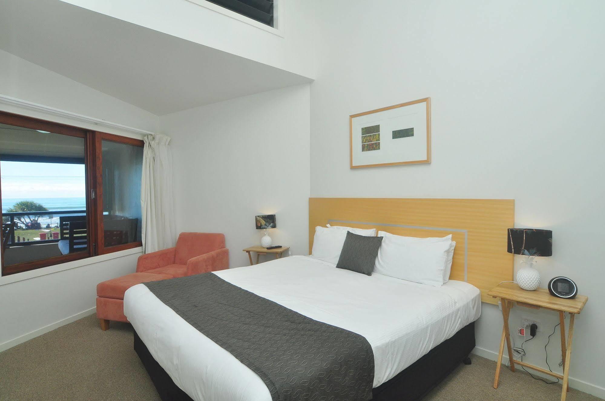 לנוקס הד Lennox Holiday Apartments מראה חיצוני תמונה